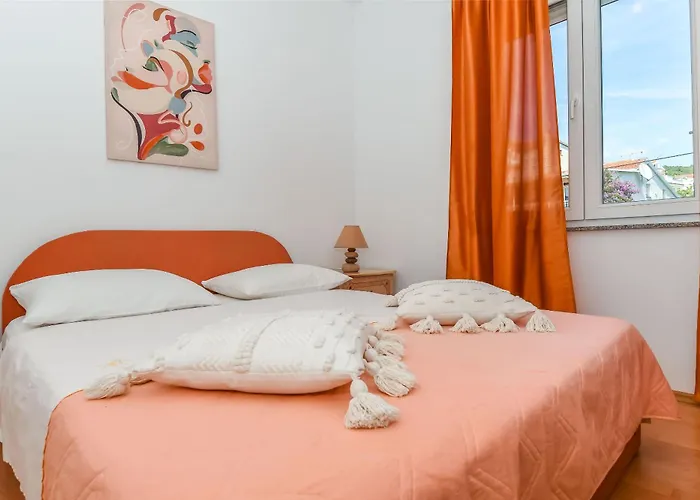 아파트 Tabak 트로기르