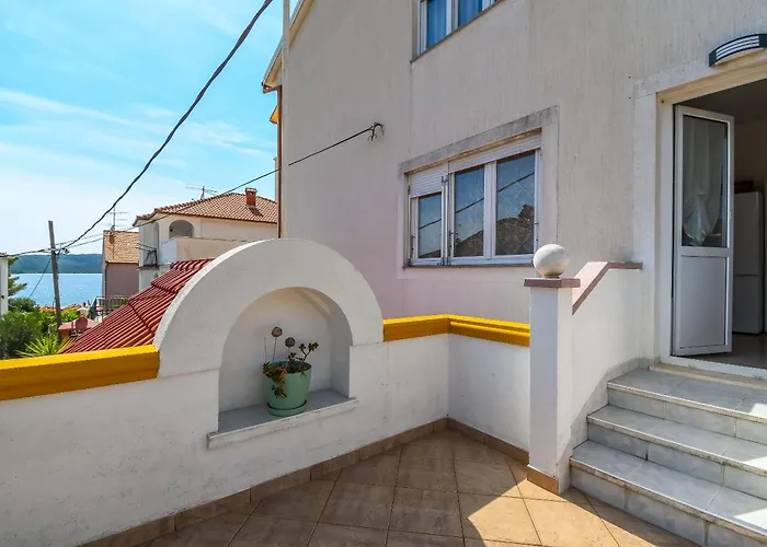 아파트 Tabak 트로기르